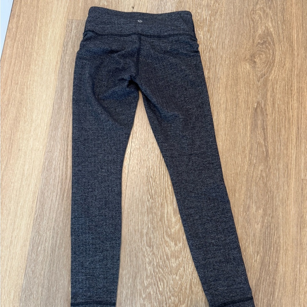 Lululemon Size 4 Dark Charcoal Heather Active Leggings